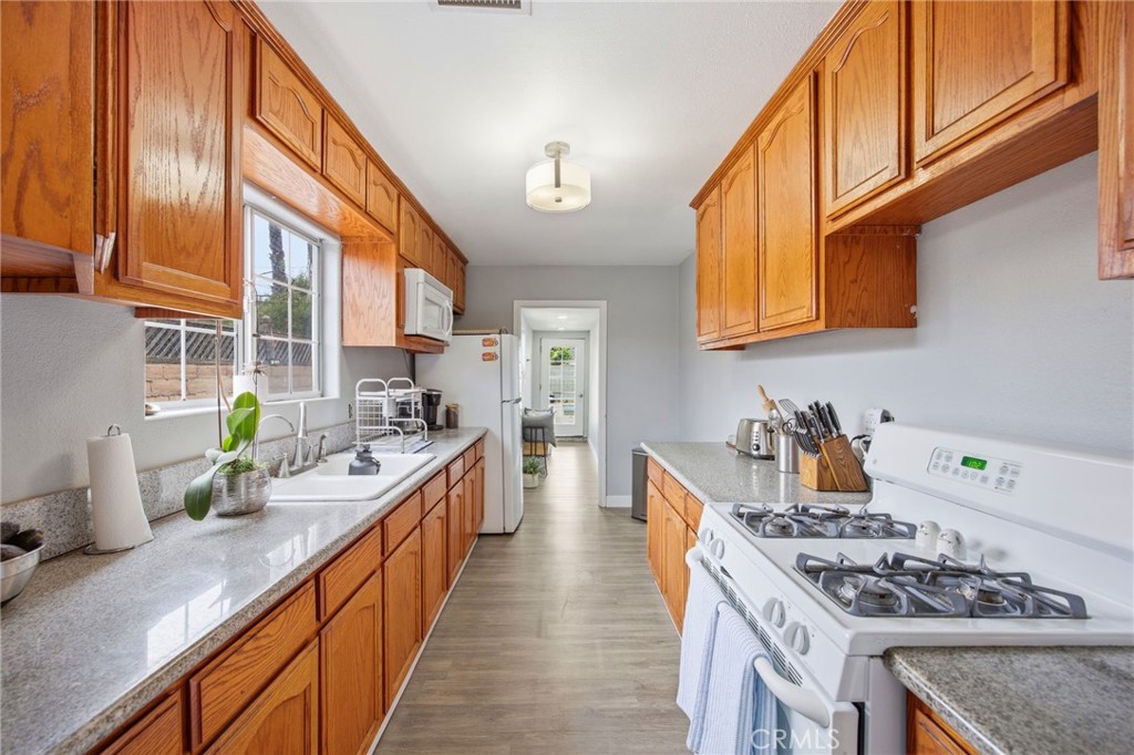 1139 Aldgate Property Photo 18