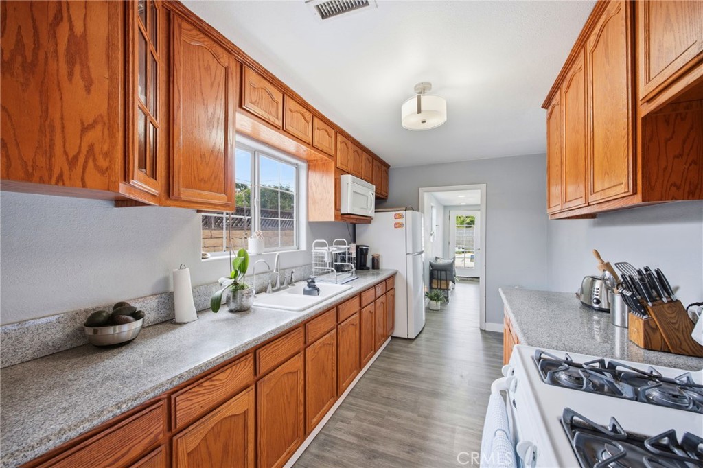 1139 Aldgate Property Photo 19