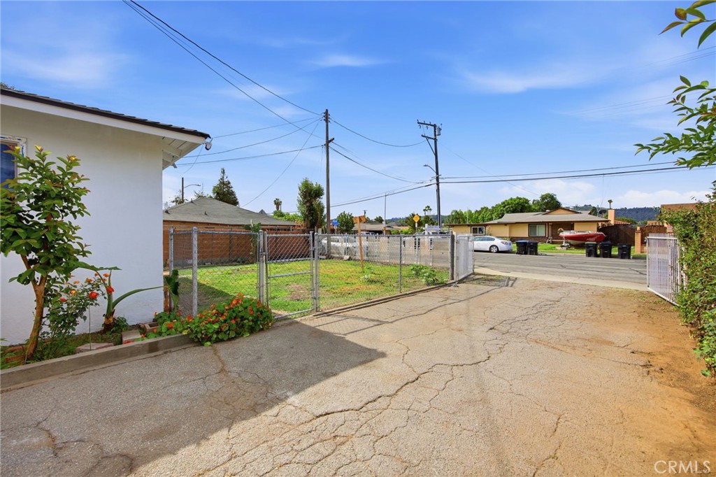 13651 Proctor Property Photo 7
