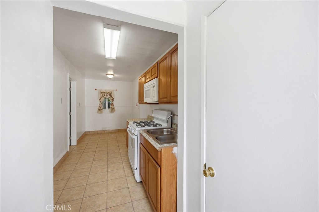 13651 Proctor Property Photo 46