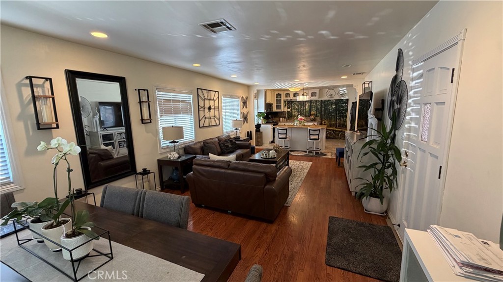 8142 Shadyside Property Photo 3