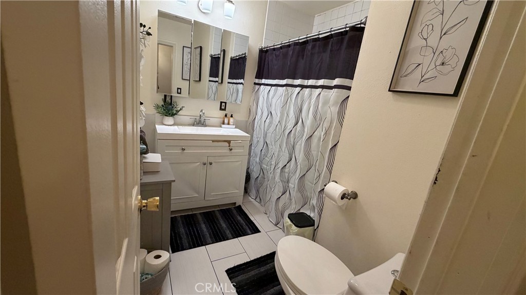 8142 Shadyside Property Photo 5