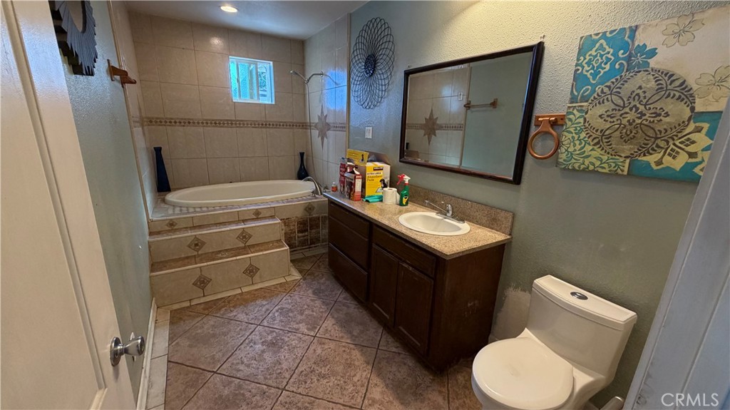 8142 Shadyside Property Photo 7