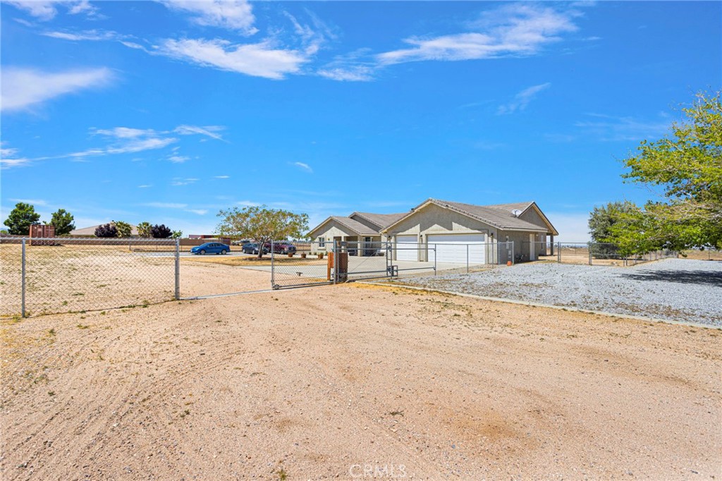 8828 Vincent Court Property Photo 3