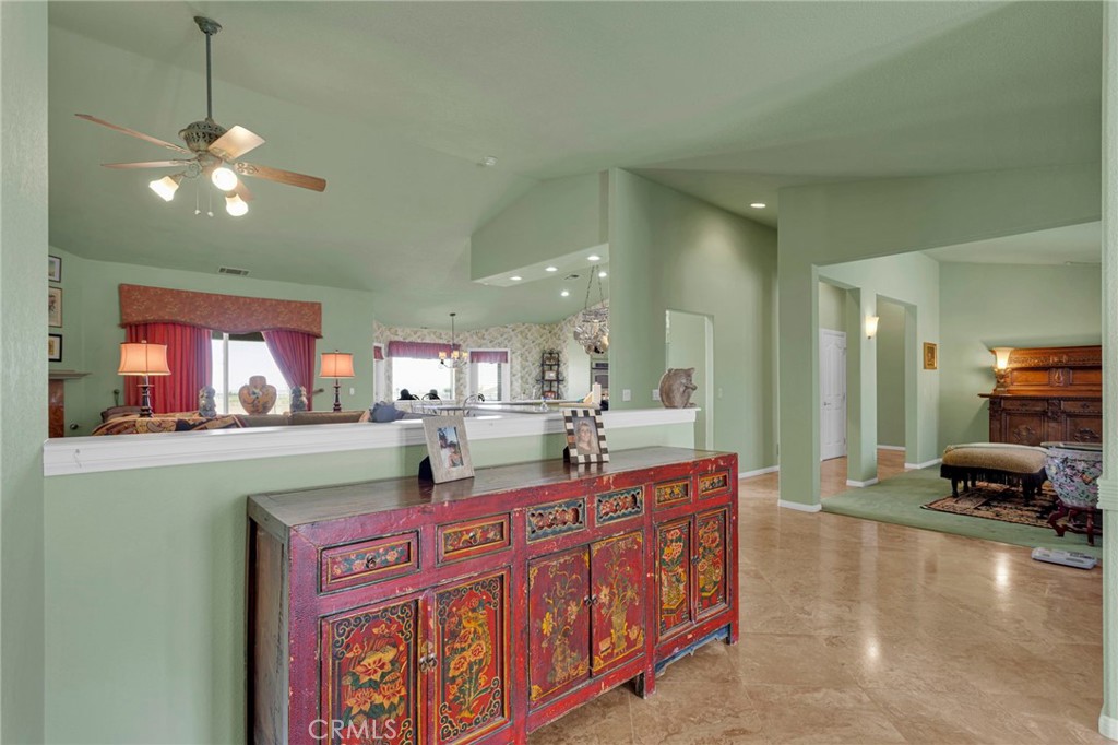 8828 Vincent Court Property Photo 7