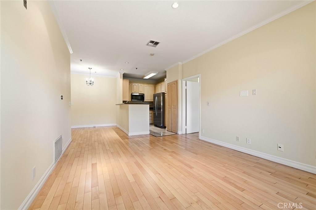 300 N El Molino Avenue N 107 Property Photo 7