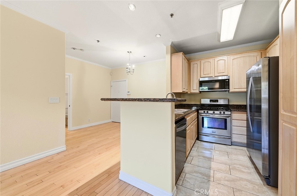 300 N El Molino Avenue N 107 Property Photo 10