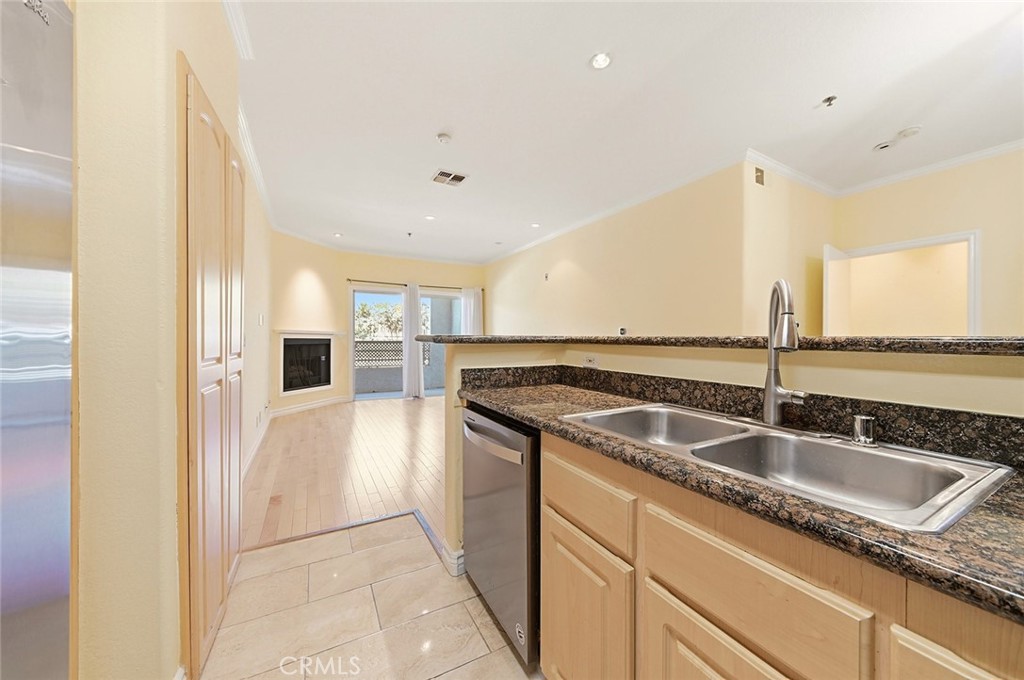300 N El Molino Avenue N 107 Property Photo 11