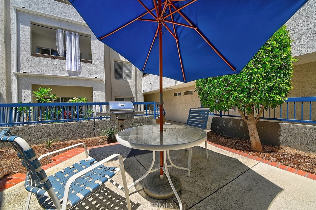 300 N El Molino Avenue N 107 Property Photo 17