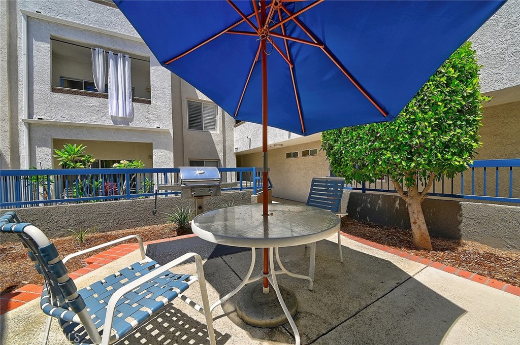 300 N El Molino Avenue N 107 Property Photo 33