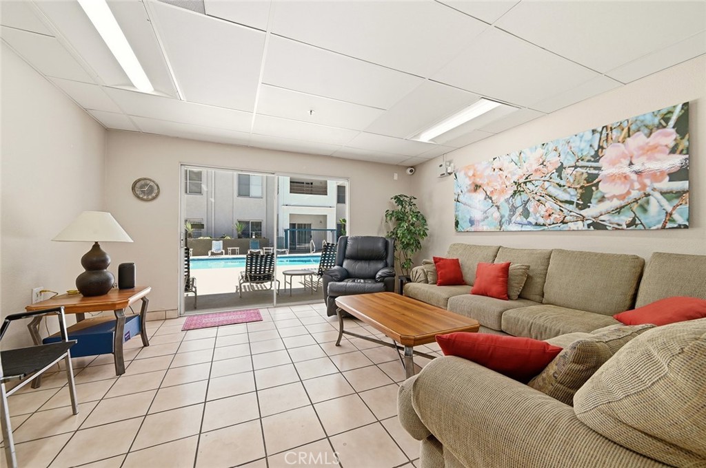300 N El Molino Avenue N 107 Property Photo 37