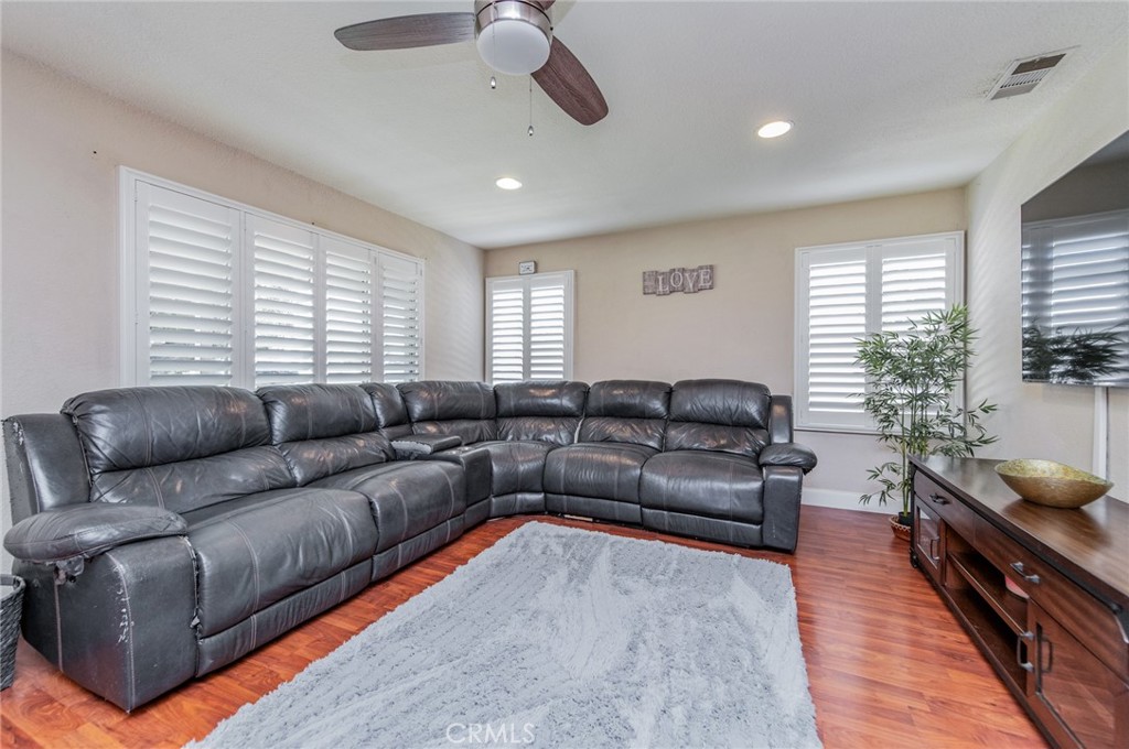 308 S Valencia Street Property Photo 6