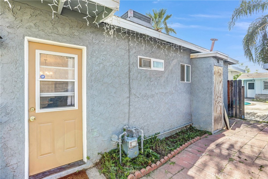 7140 Colwyn Property Photo 4