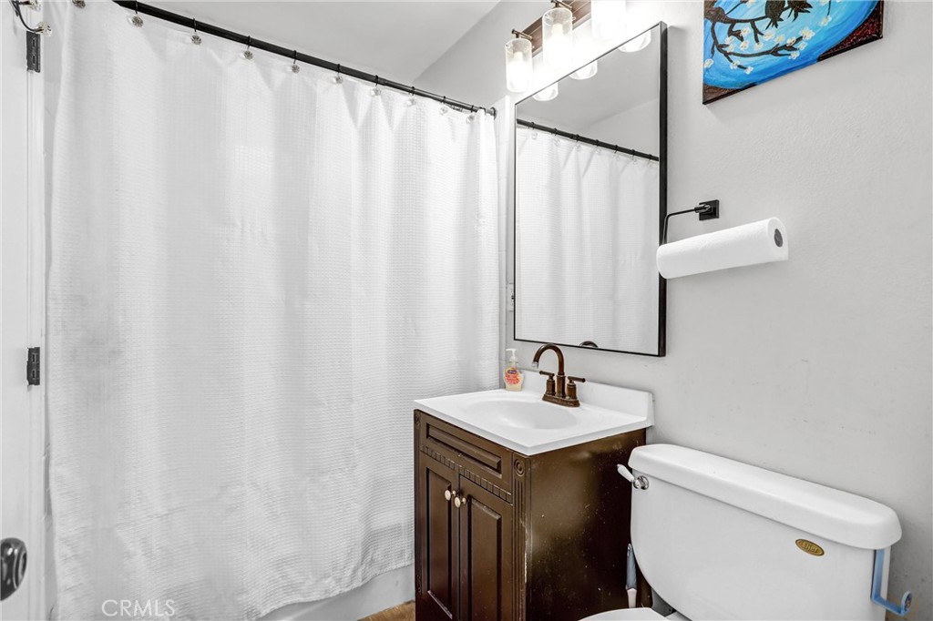 7140 Colwyn Property Photo 6