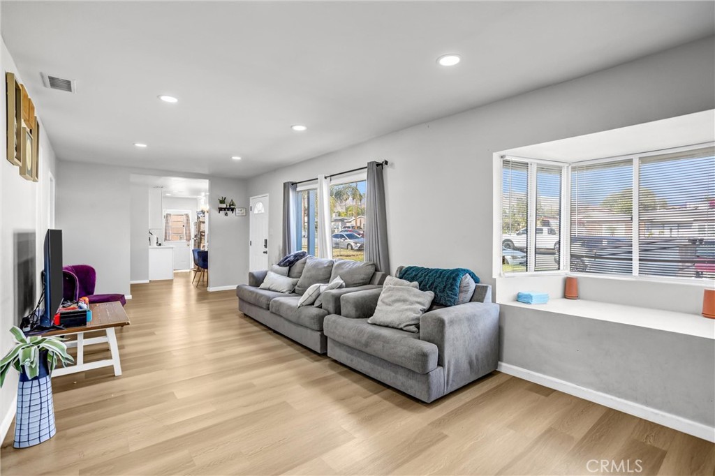 7140 Colwyn Property Photo 8