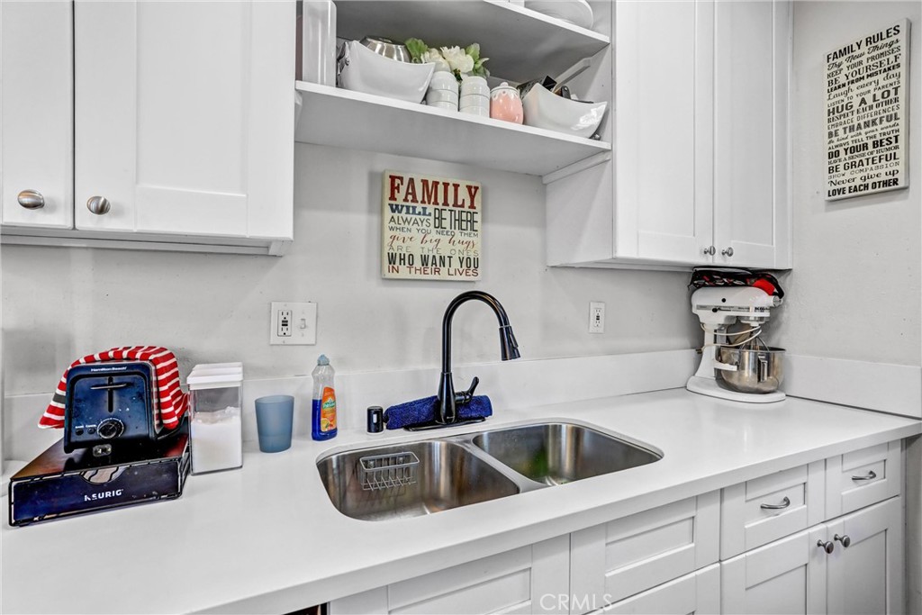 7140 Colwyn Property Photo 14
