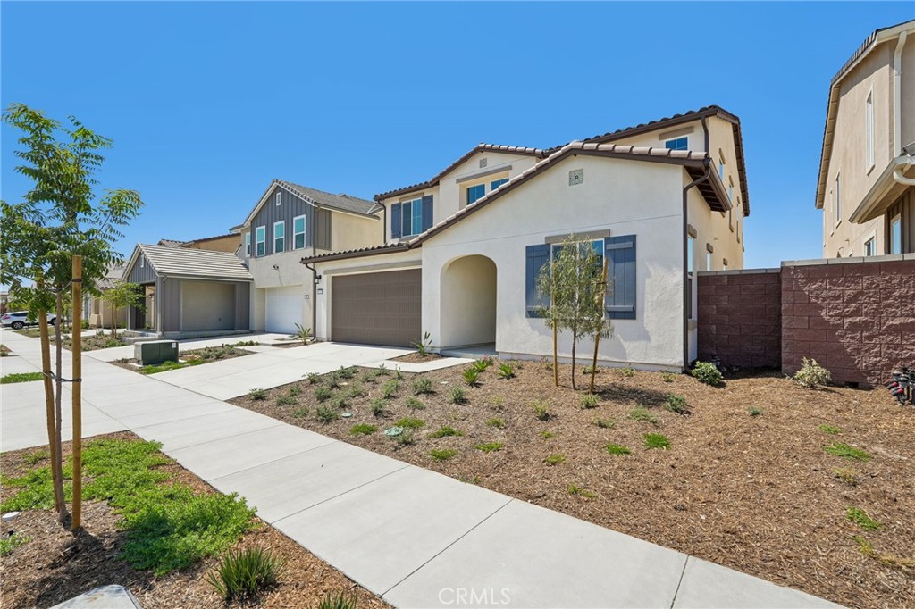 8541 Tamarack Avenue Property Photo 3