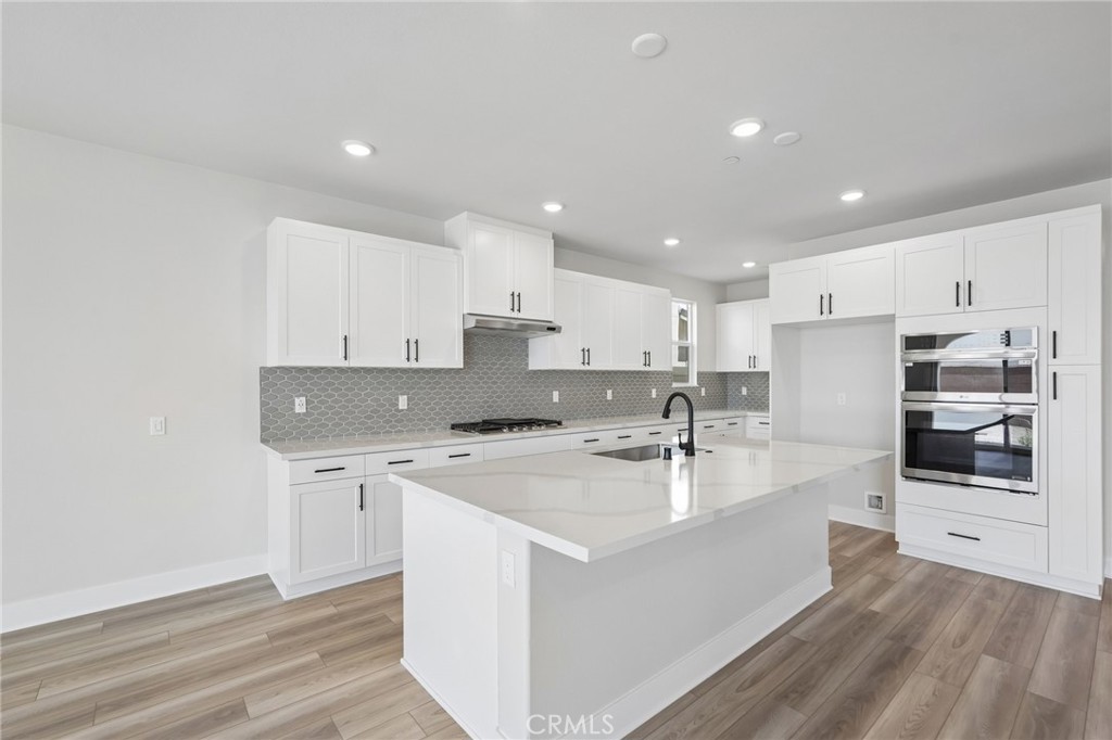8541 Tamarack Avenue Property Photo 4