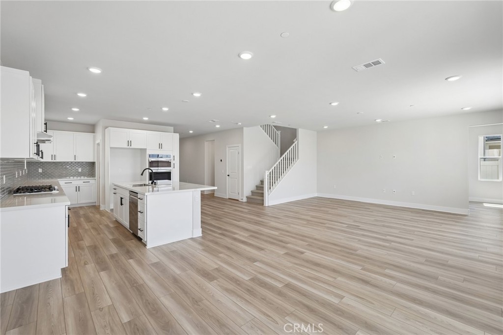 8541 Tamarack Avenue Property Photo 7