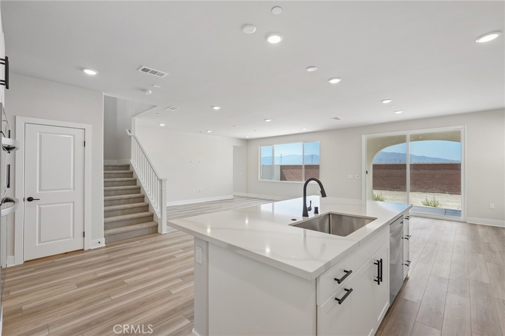 8541 Tamarack Avenue Property Photo 10