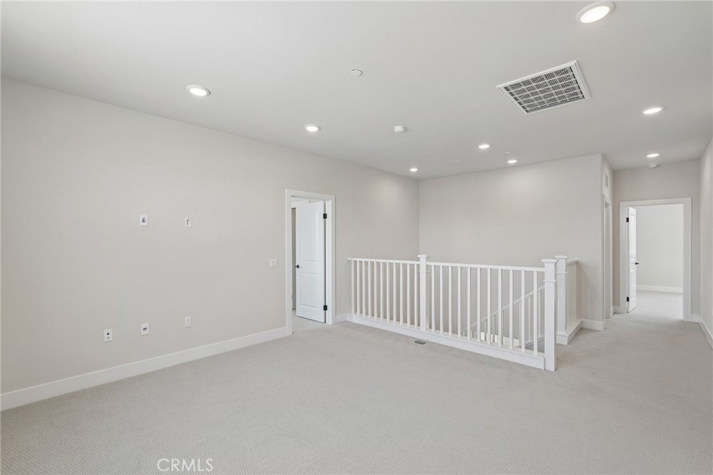 8541 Tamarack Avenue Property Photo 16