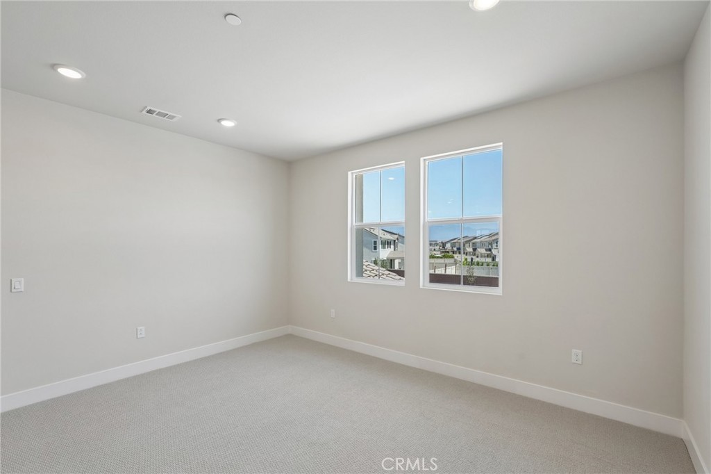 8541 Tamarack Avenue Property Photo 18