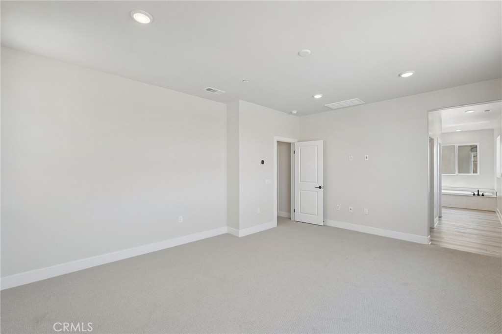 8541 Tamarack Avenue Property Photo 31