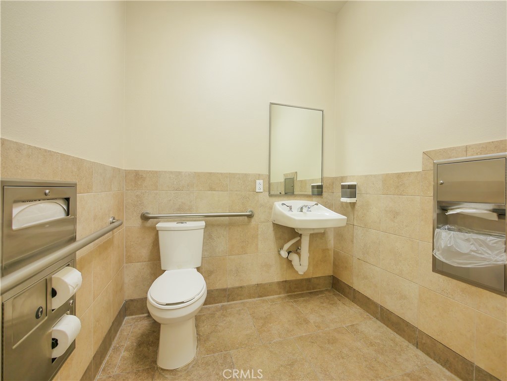 450 S Lone Hill B Property Photo 17