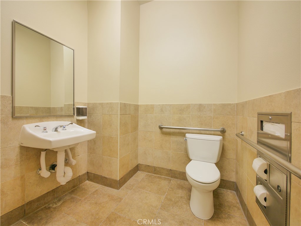 450 S Lone Hill B Property Photo 18