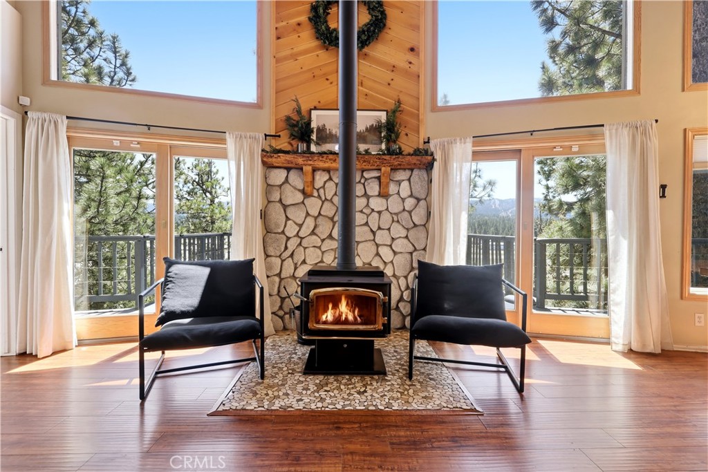 996 Feather Mountain Property Photo 5