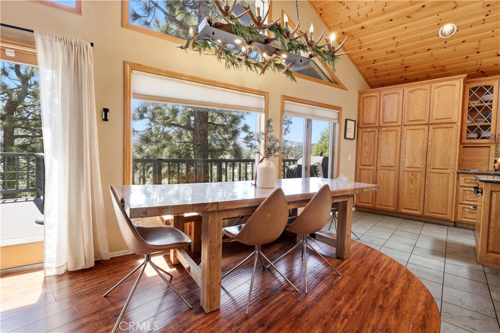 996 Feather Mountain Property Photo 10