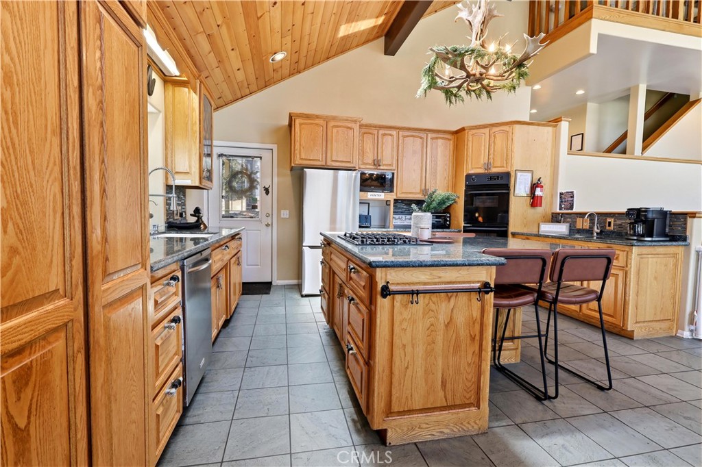 996 Feather Mountain Property Photo 12