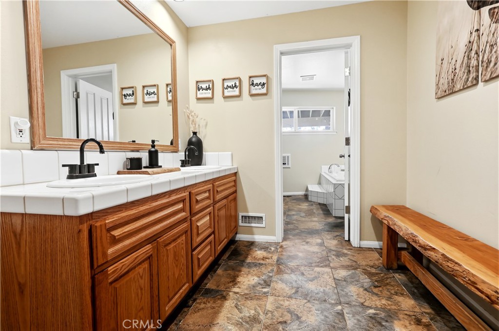 996 Feather Mountain Property Photo 26