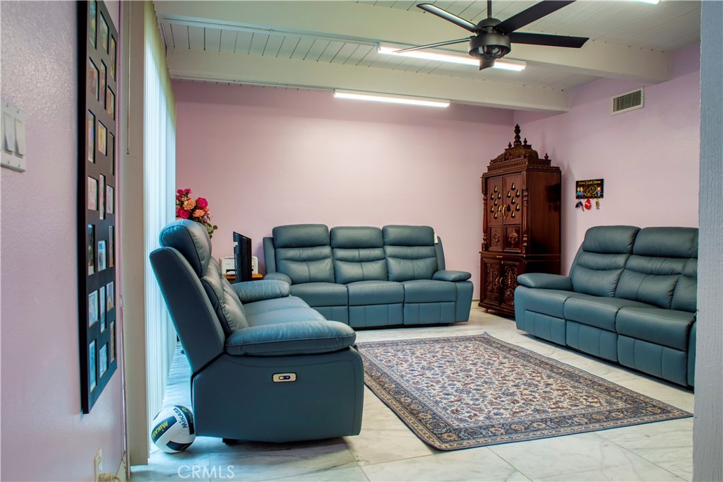 5259 Village Circle Drive Property Photo 3