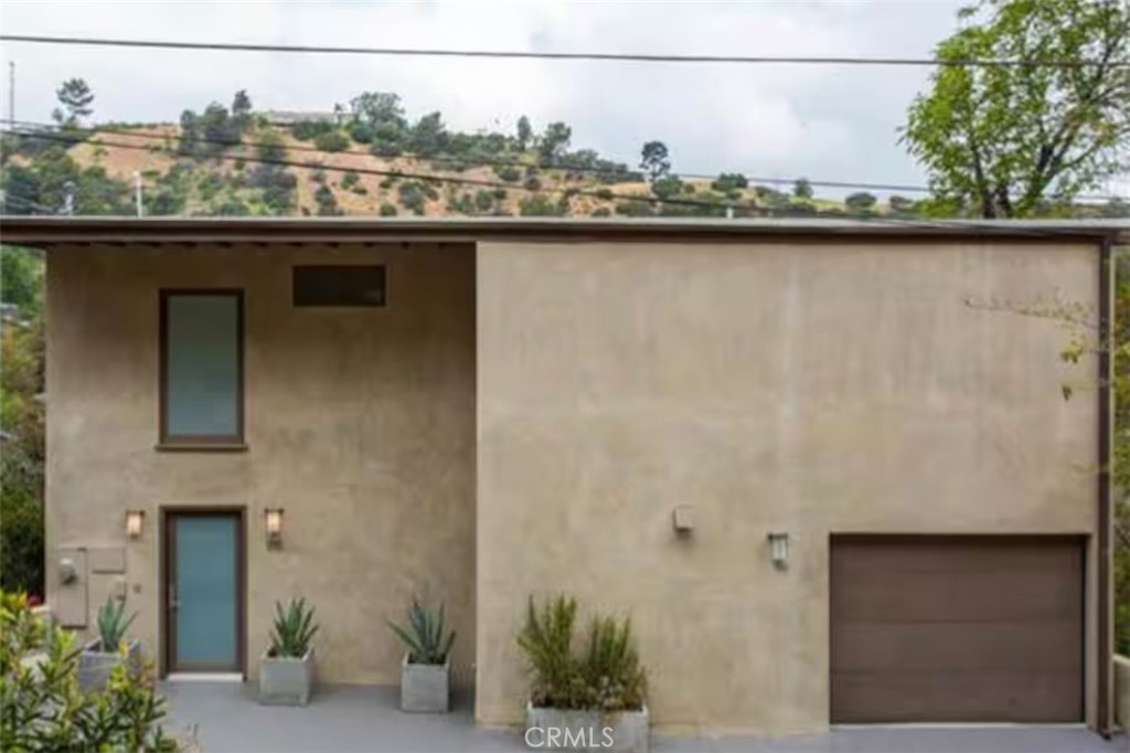2115 Groveland Property Photo 1