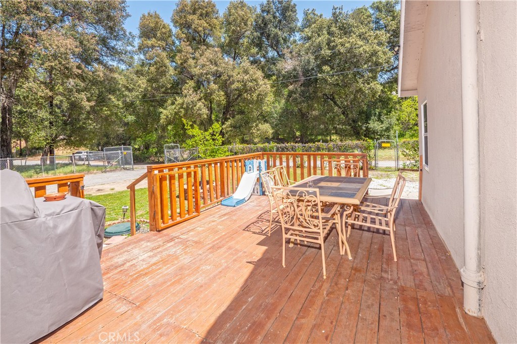 18839 Deer Trail Property Photo 10