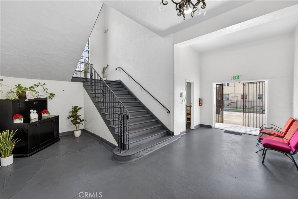 7101 Menlo Property Photo 6