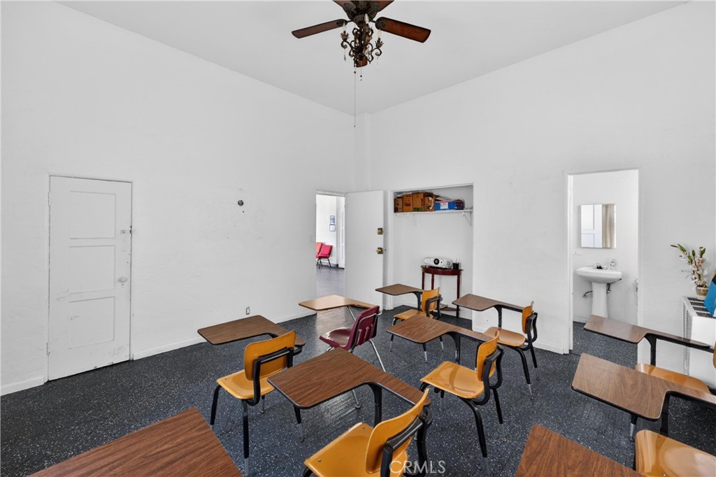 7101 Menlo Property Photo 29