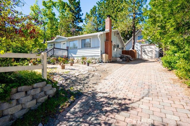 2285 Lausanne Drive Property Photo 3