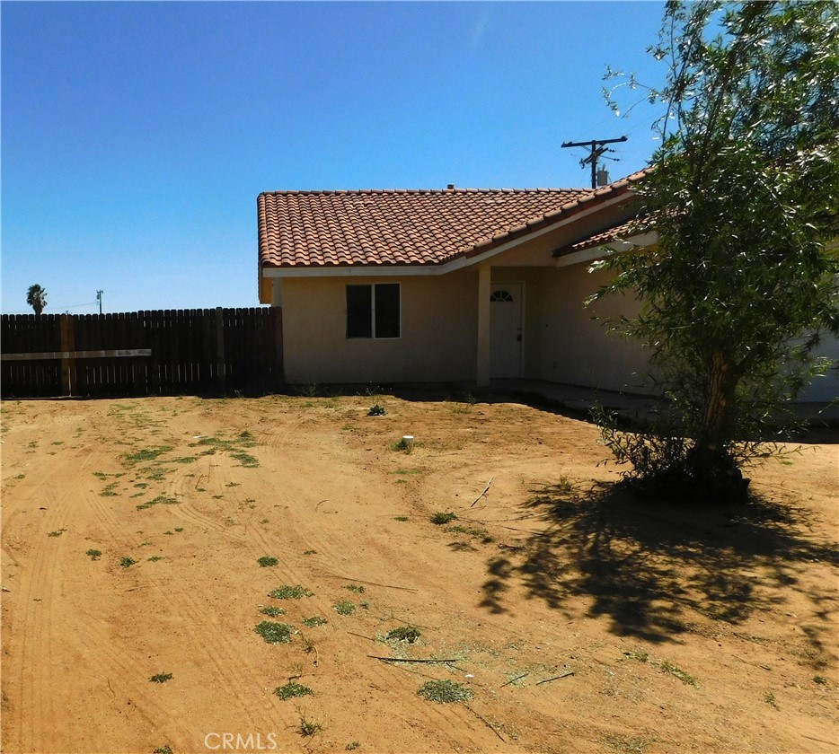 8560 Eucalyptus Property Photo 4