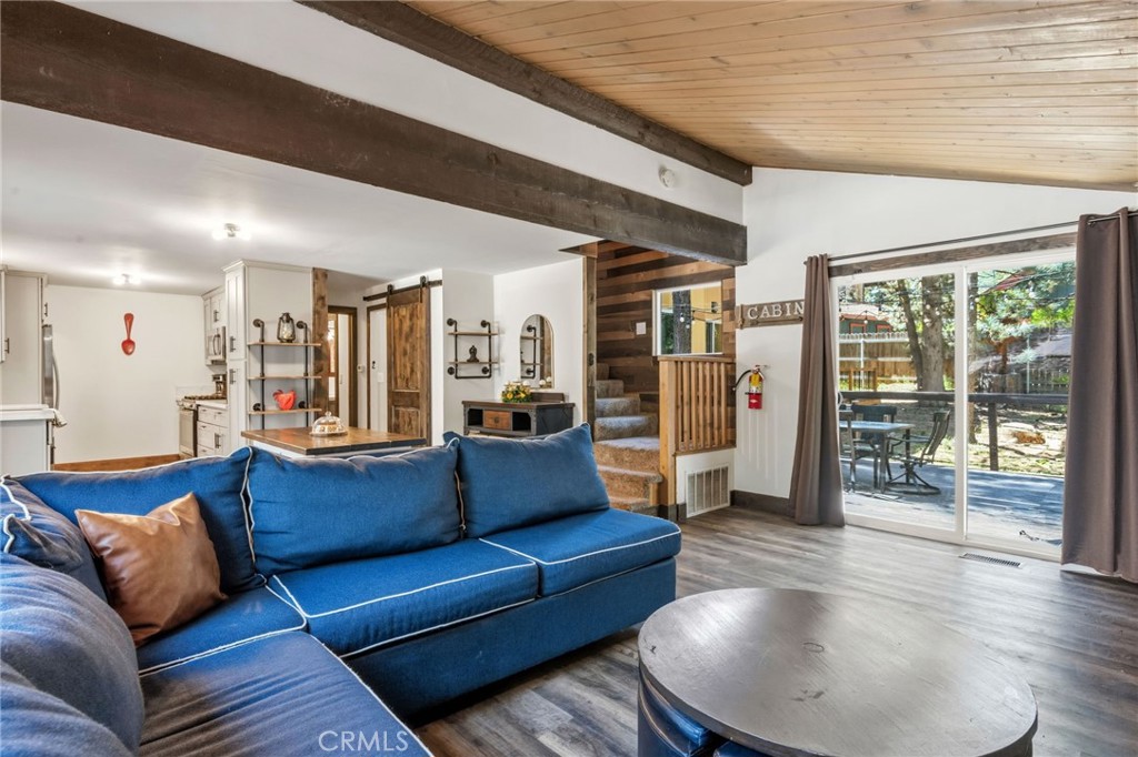 426 Crystal Court Property Photo 8