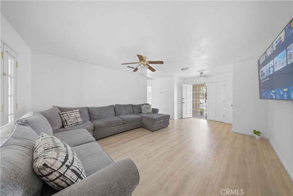 27797 Sun City Property Photo 5