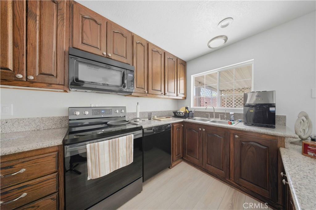 27797 Sun City Property Photo 9