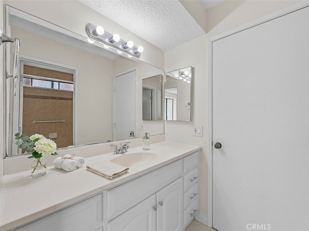 1480 W Edgehill 67 Property Photo 10