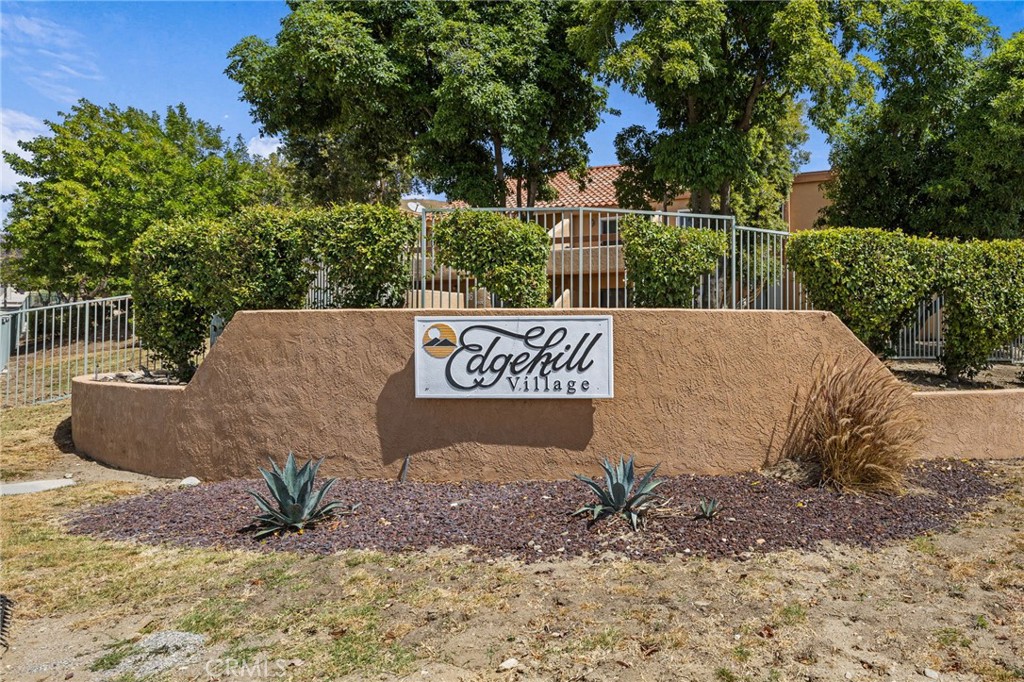 1480 W Edgehill 67 Property Photo 17