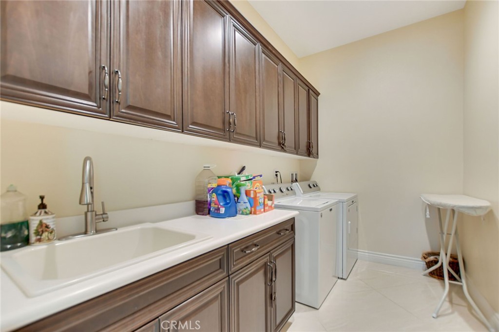 1127 Las Colinas Way Property Photo 32