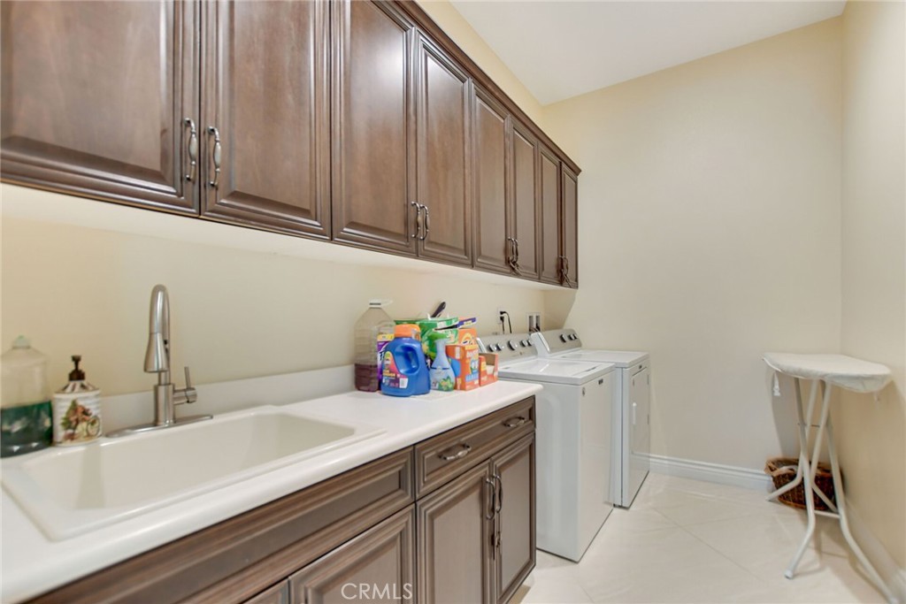 1127 Las Colinas Way Property Photo 33
