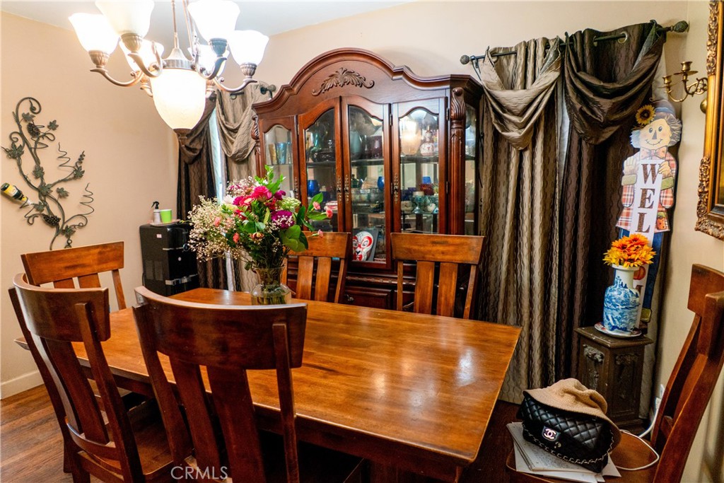 5106 N Glendora Property Photo 5