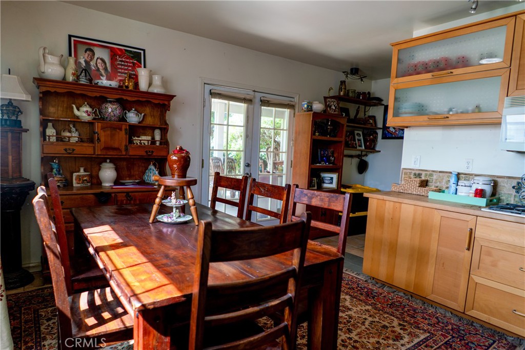 5106 N Glendora Property Photo 8