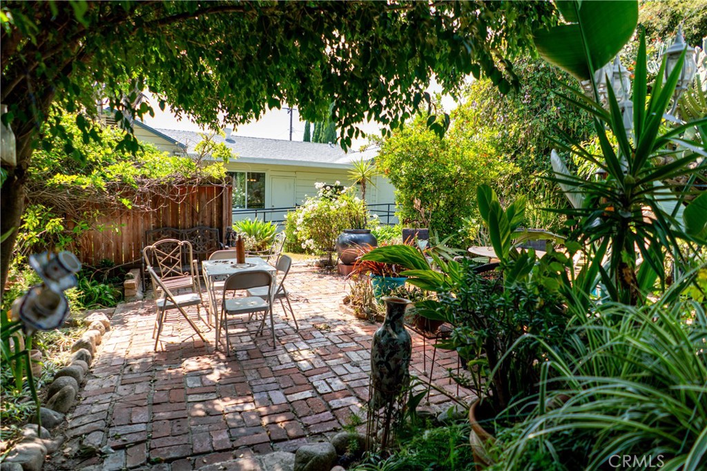 5106 N Glendora Property Photo 13